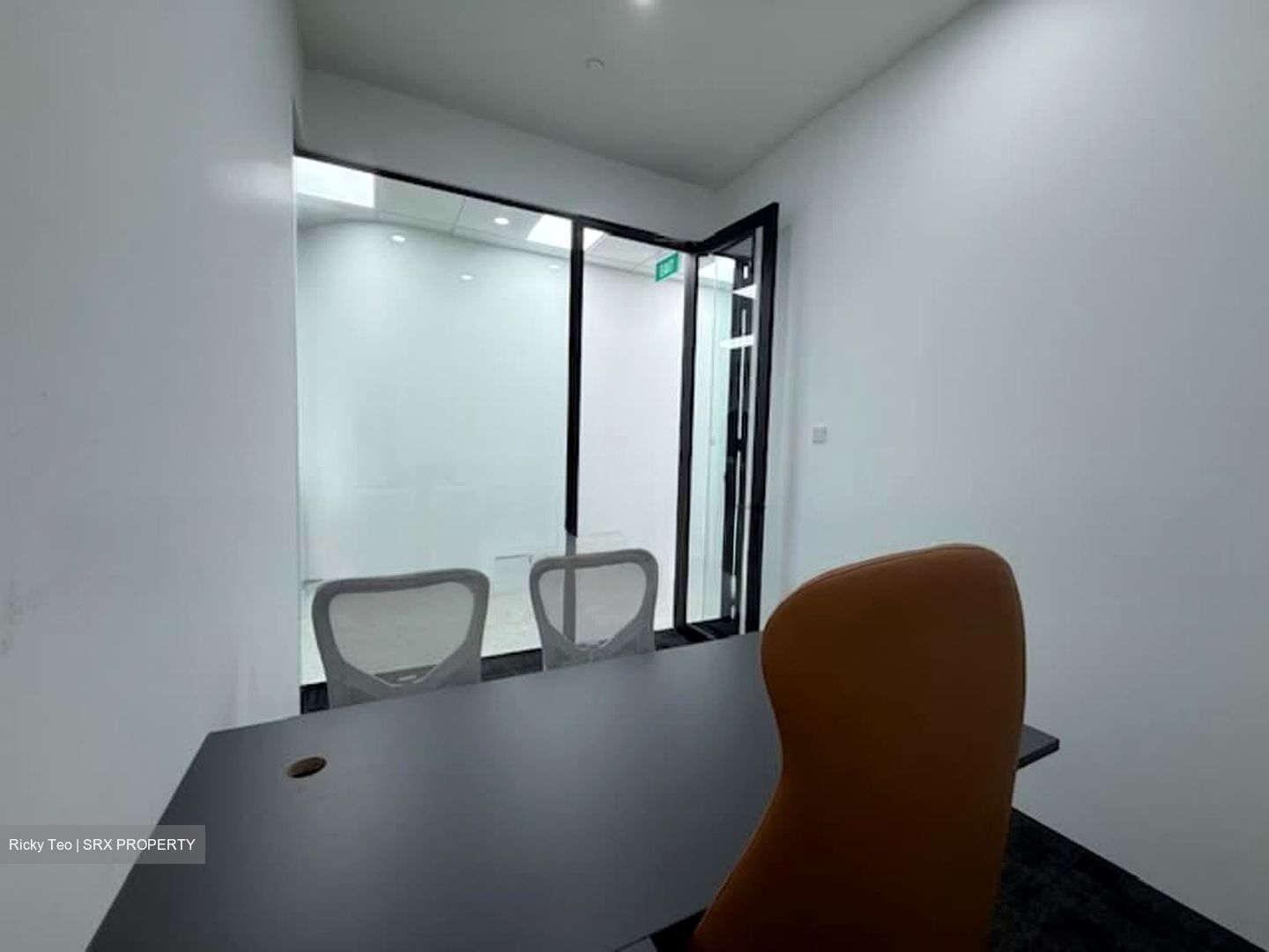Kallang Way (D13), Factory #587566541